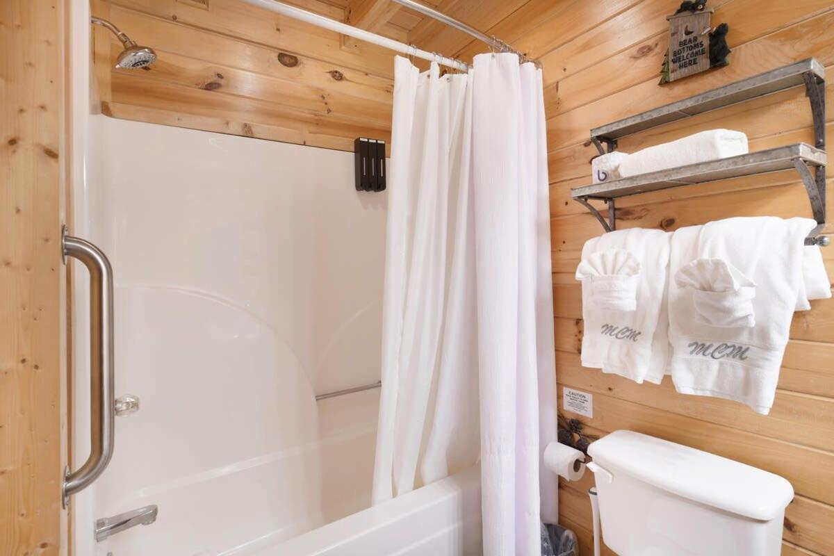 Ryes And Shine Bootlegger'S Cabin! Hot Tub* Pool* Arcade* Billiards *Ev * Pet Friendly Sevierville Esterno foto