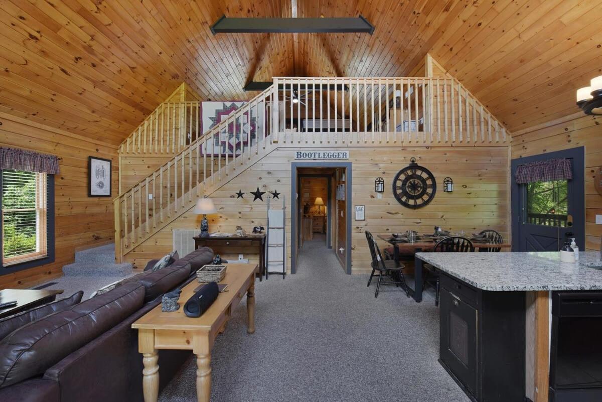 Ryes And Shine Bootlegger'S Cabin! Hot Tub* Pool* Arcade* Billiards *Ev * Pet Friendly Sevierville Esterno foto