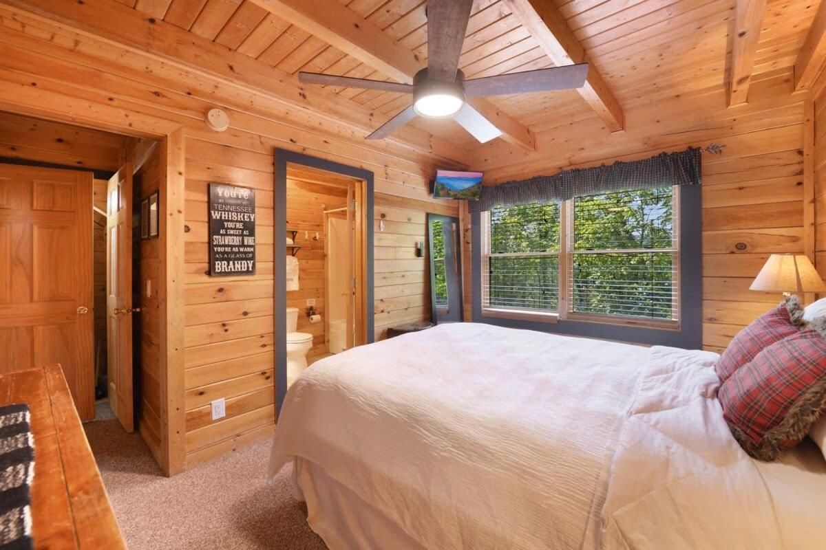 Ryes And Shine Bootlegger'S Cabin! Hot Tub* Pool* Arcade* Billiards *Ev * Pet Friendly Sevierville Esterno foto