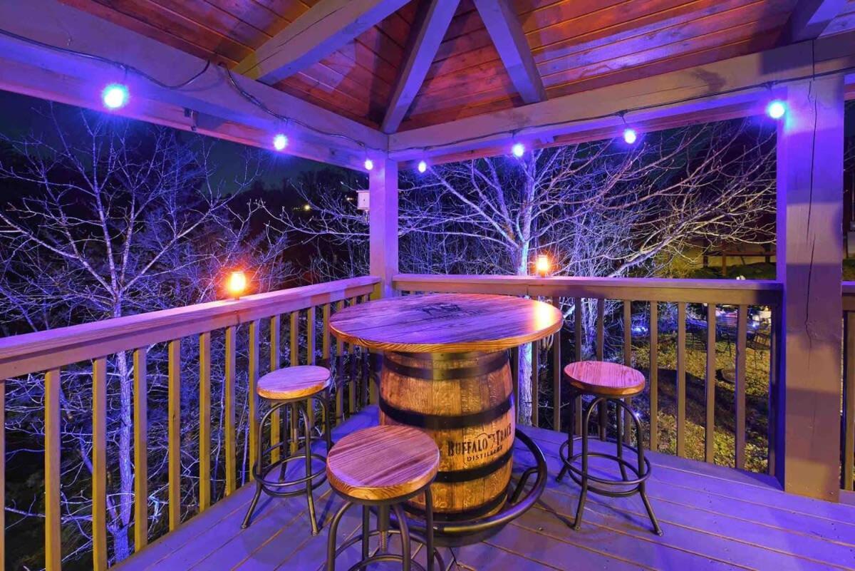 Ryes And Shine Bootlegger'S Cabin! Hot Tub* Pool* Arcade* Billiards *Ev * Pet Friendly Sevierville Esterno foto