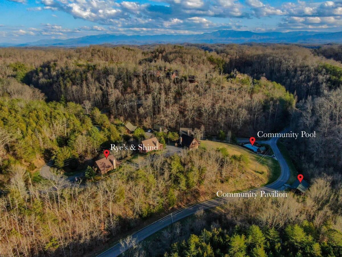 Ryes And Shine Bootlegger'S Cabin! Hot Tub* Pool* Arcade* Billiards *Ev * Pet Friendly Sevierville Esterno foto