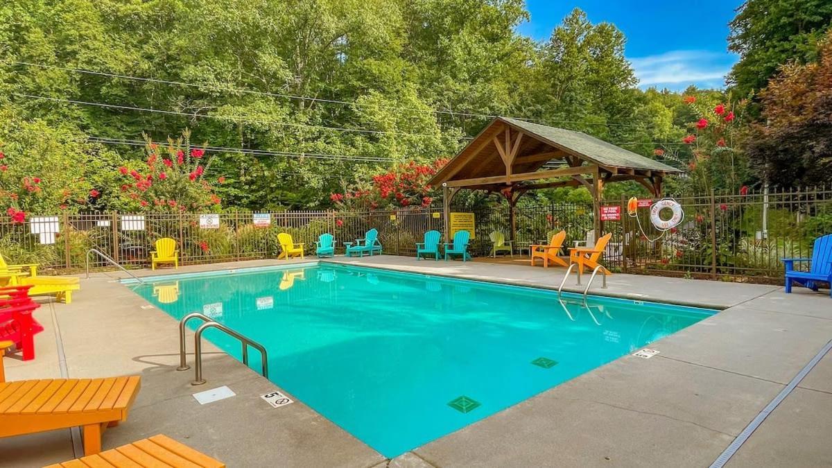 Ryes And Shine Bootlegger'S Cabin! Hot Tub* Pool* Arcade* Billiards *Ev * Pet Friendly Sevierville Esterno foto